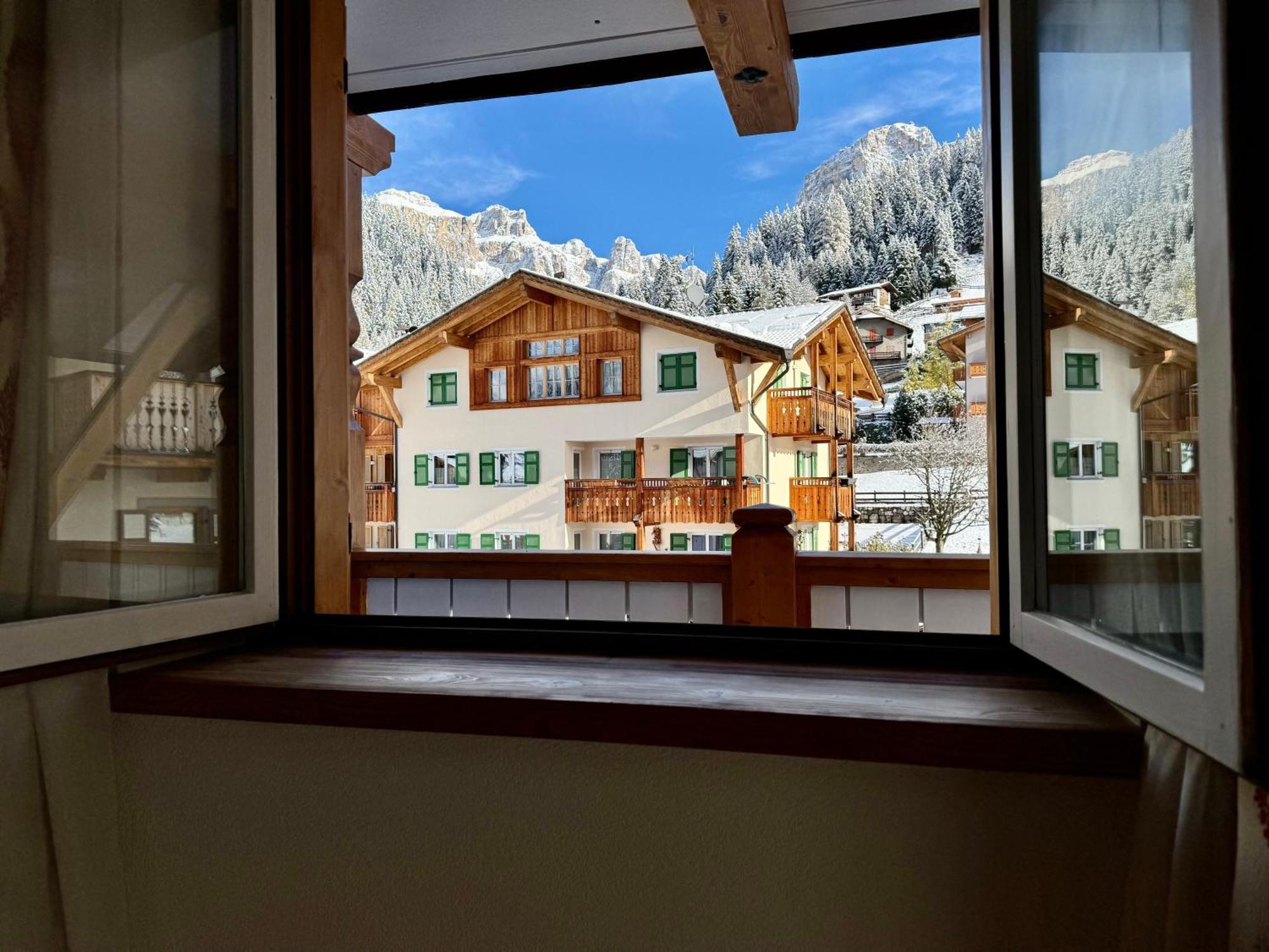 B&B Cèsa Planber Mountain View Canazei Extérieur photo