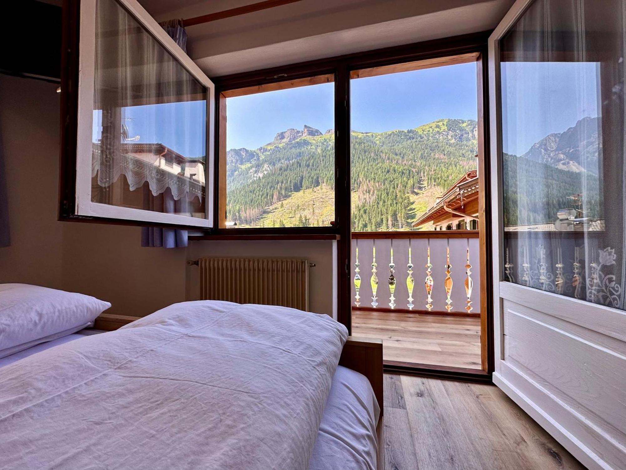 B&B Cèsa Planber Mountain View Canazei Extérieur photo